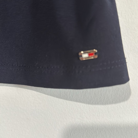 Tommy Hilfiger v neck ruffle top - Picture 4 of 7